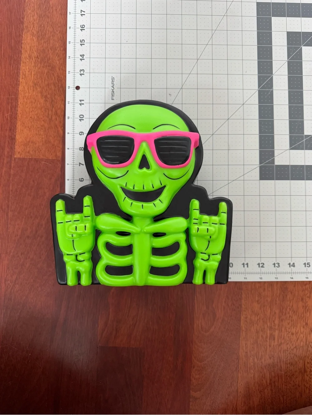 N/A fun green